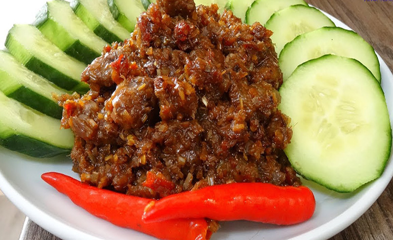 Đặc sản mắm ruốc xào sả ớt thơm lừng